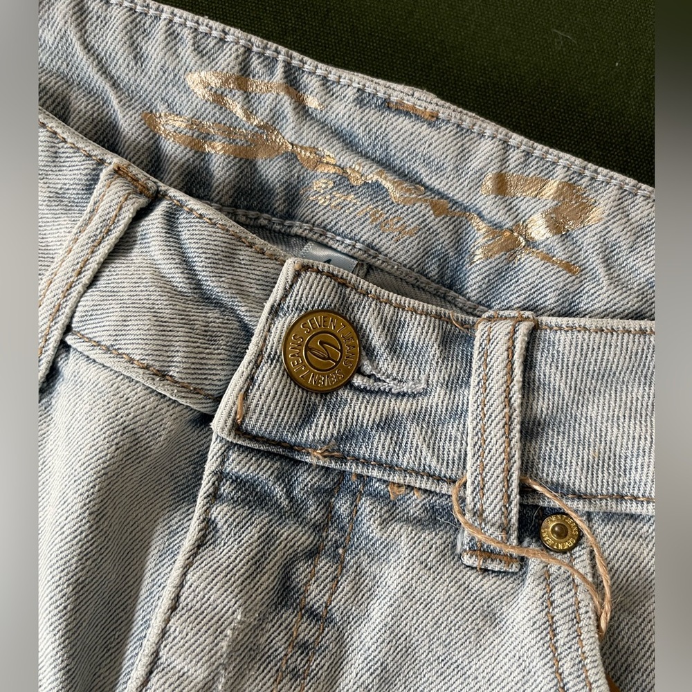 Seven7 Lightwash High Rise Distressed Cropped Weekend Slim Fit Jeans Sz. 4